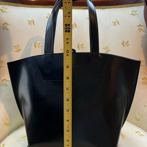 TOSCA BLU rigid style leather satchel handbag - Picture 3 of 7